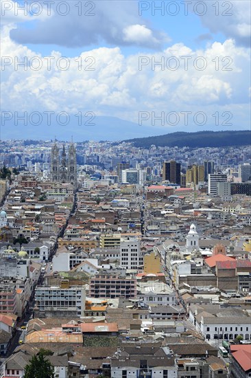 View of the capital from the Mirador de Panecillo viewpoint