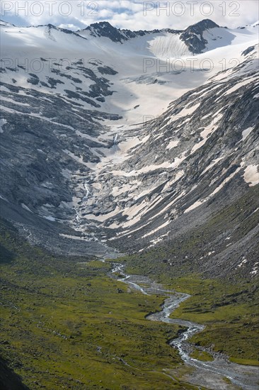 Zemmbach rises from the Schwarzensteinkees glacier