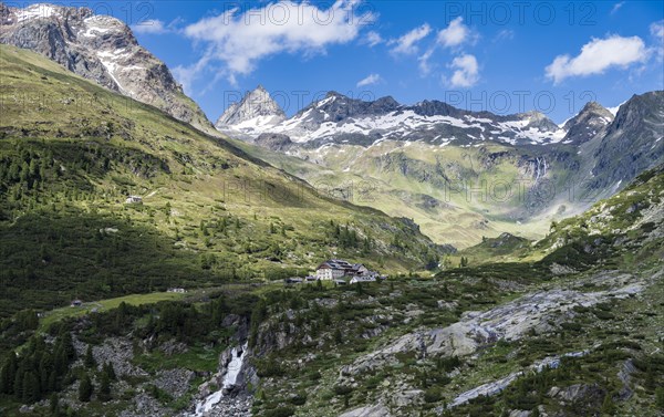 View of the Berliner Huette from the Schoenbichler Horn