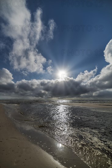 Sunny afternoon at the North Sea