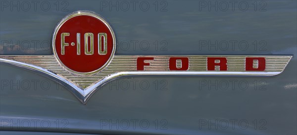 Nameplate Ford F 100 Pickup