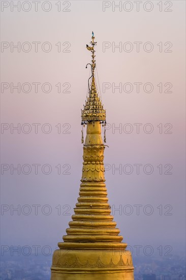 Gold peak of the Su Taung Pyae pagoda
