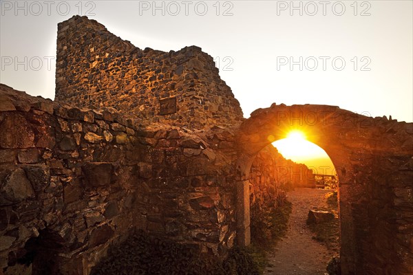 Ruin Loewenburg at sunrise