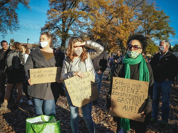 Demonstration against corona measures of the Querdenken-Buendnis on 14.11.2020 in Schrobenhausener Strasse