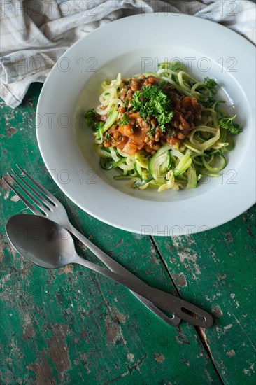 Zucchini pasta with lentils