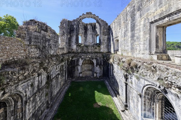 Chapter house ruins