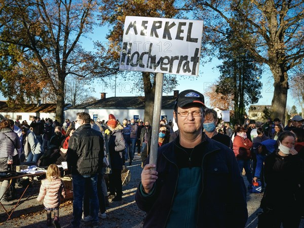 Demonstration against corona measures of the Querdenken-Buendnis on 14.11.2020 in Schrobenhausener Strasse