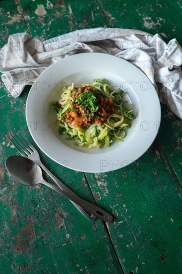 Zucchini pasta with lentils