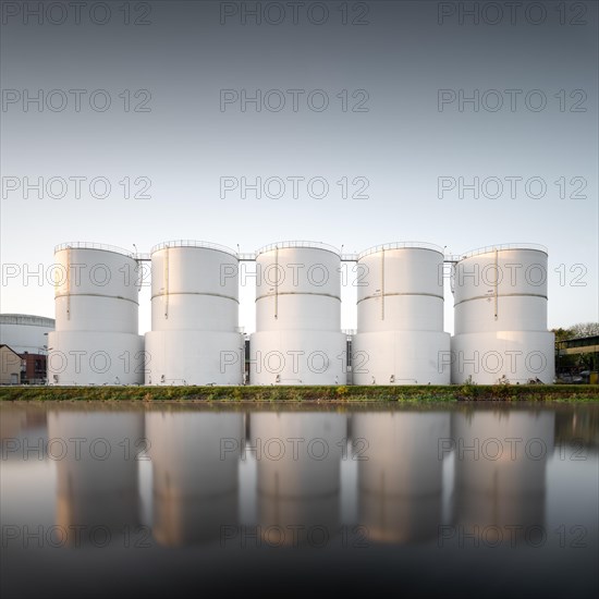 Unitank storage tanks for heating oil and diesel fuel at the Berlin Teltow Canal in Rudow