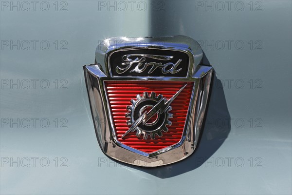 Emblem Ford F 100 Pickup