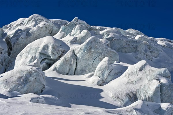 Seracs on the Feegletscher