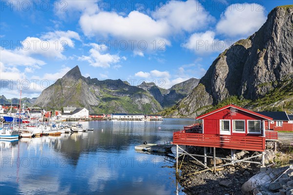 Rorbuer cabins and fishing boats in Hamnoy
