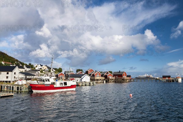 Rorbuer cabins and fishing boat in Reine