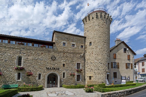 The tower of Bodon and the city hall