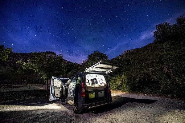 Night bivouac in a van