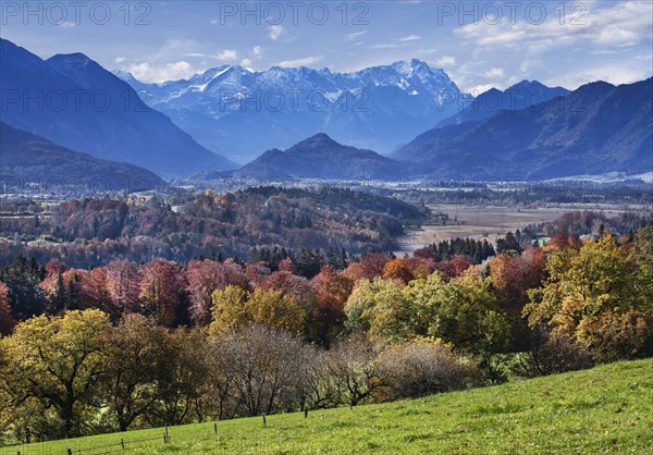 Autumn landscape above the Murnauer moss with Zugspitze group near Hagen