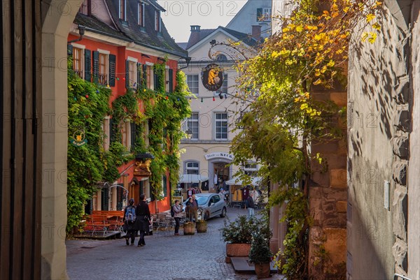 Marketplace with historic Hotel Loewen in the old town