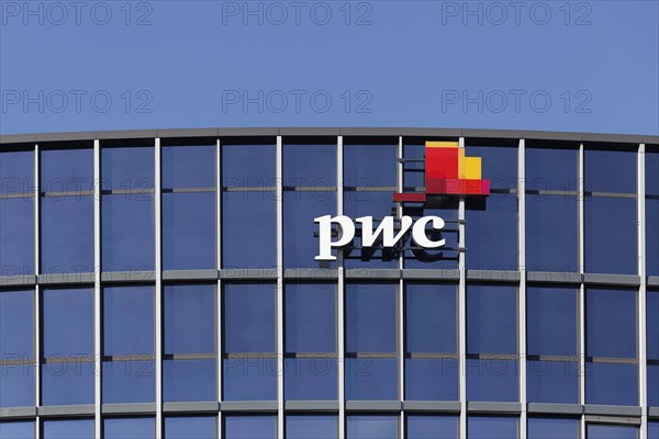 Logo of the auditing company PricewaterhouseCoopers