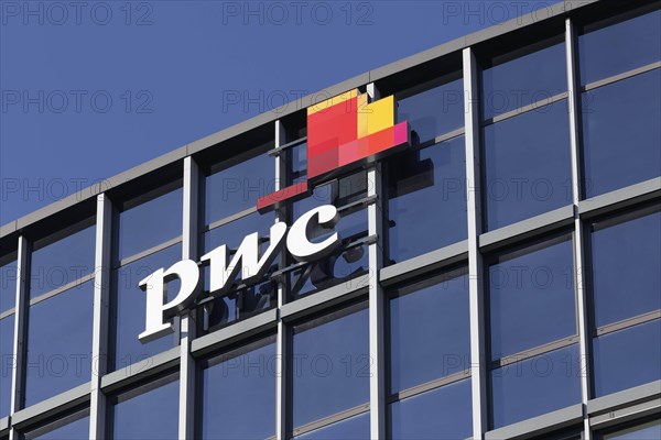 Logo of the auditing company PricewaterhouseCoopers