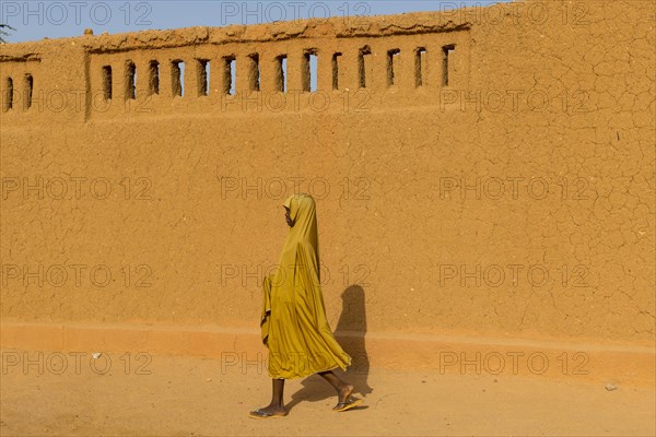 Local girl in the old town of Unesco world heritage sight Agadez