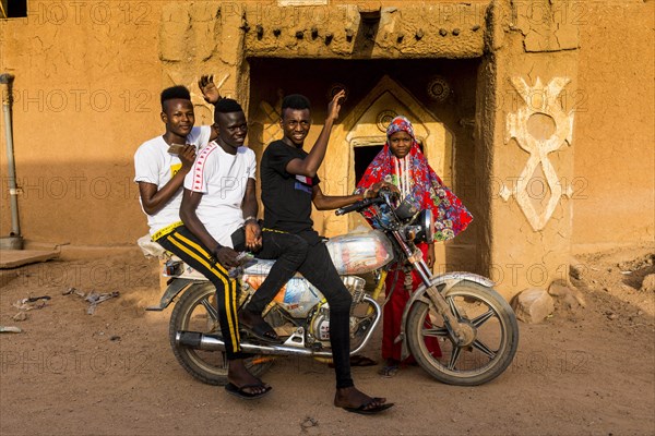 Young kids posing. Unesco world heritage sight Agadez