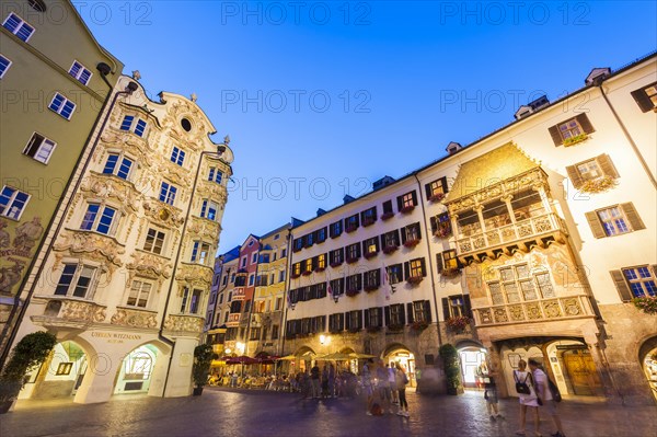 Helblinghaus and Goldenes Dachl in the Herzog-Friedrich-Strasse in the evening