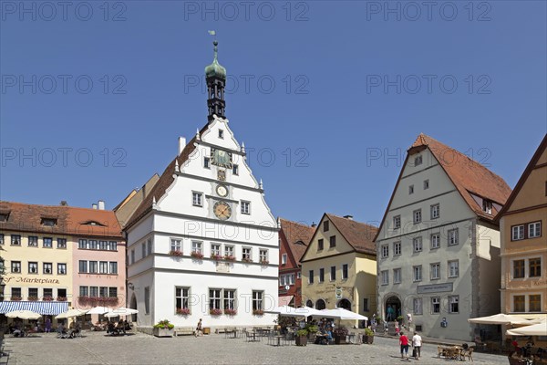 Market place with a councilman's tavern