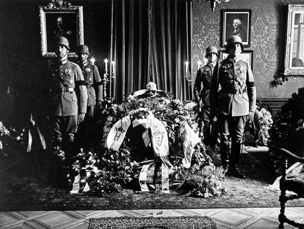 Paul von Hindenburg laid out on his coffin