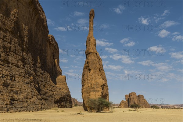 Single rock tower