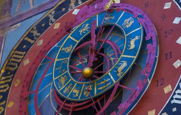 Astronomical clock and cytglogge