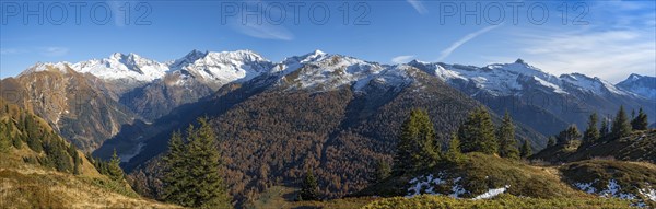 Autumnal mountain landscape at Padauner Kogel