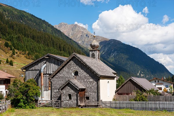 Chapel covered with wooden shingles in Galtuer