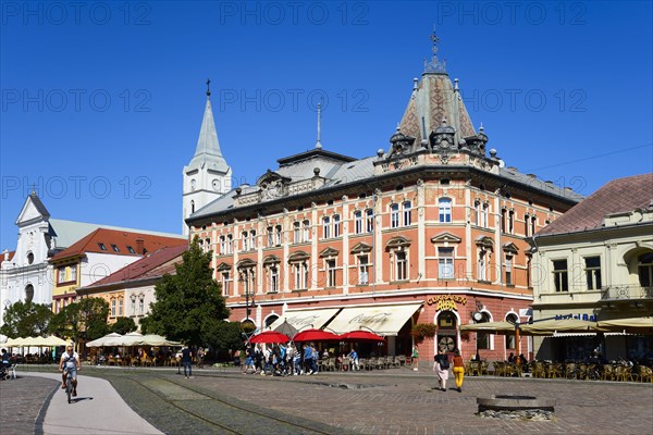 Andrassy House in the pedestrian zone