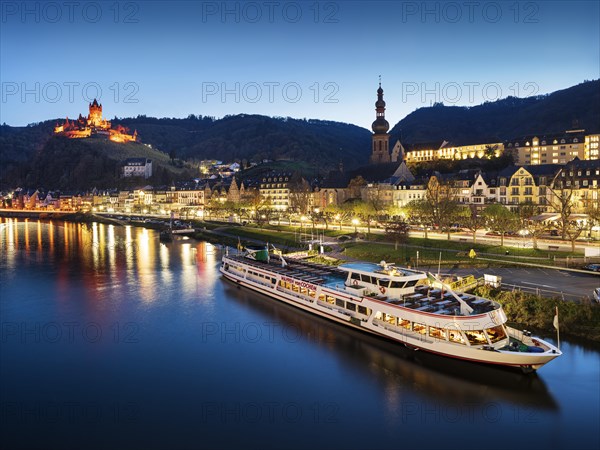 Town view of Cochem at the Moselle with Reichsburg castle