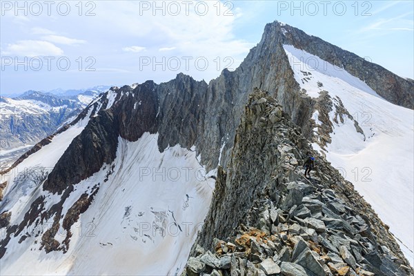 Mountaineers descending from Altmann