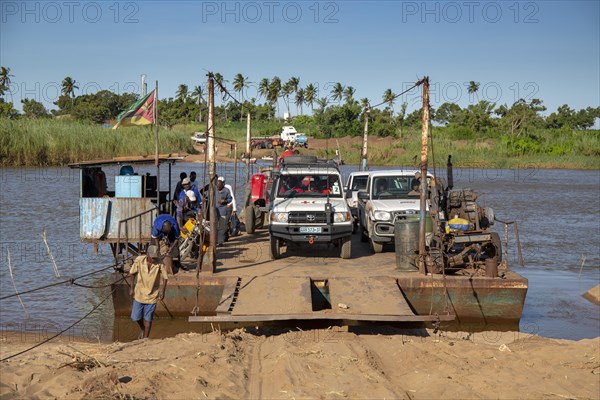 Cable ferry across the Buzi River