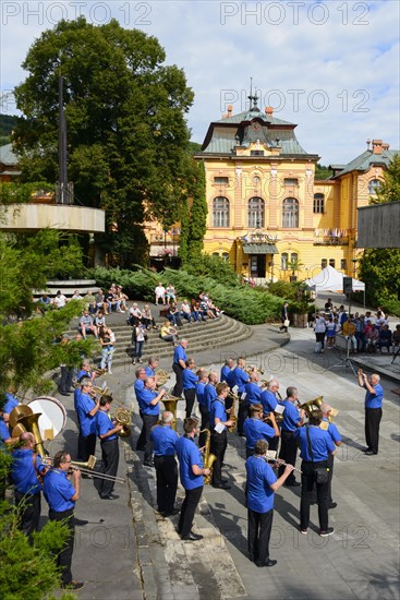 Brass band in front of the Astoria Spa House