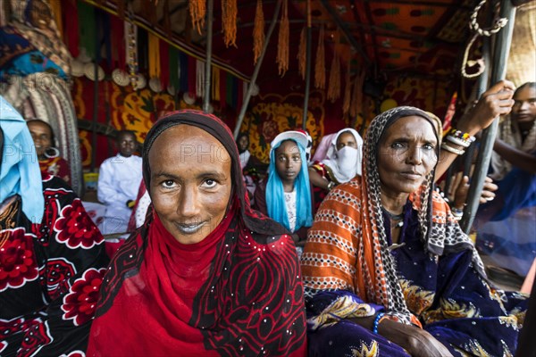 Colourful dressed toubou women