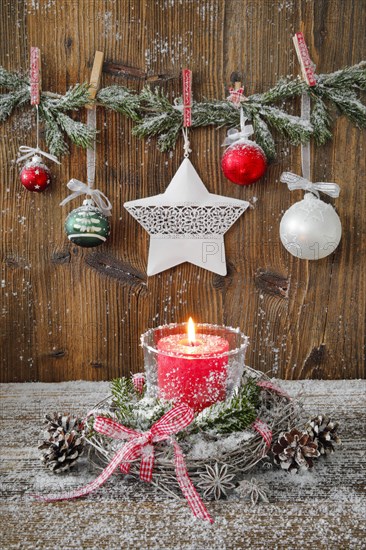 Natural Advent decoration with candle