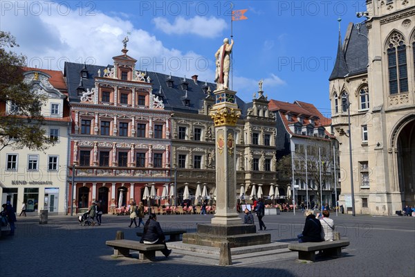 Fish market with 'Haus zum breiten Herd'