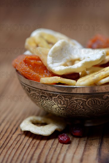 Peel with dried fruit