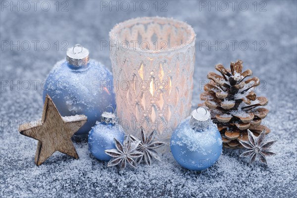 Natural Advent decoration in ice and snow