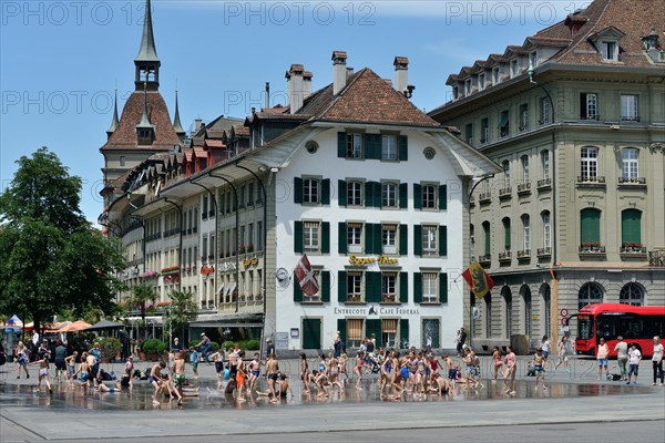 Children at the Bundesplatz