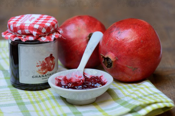 Pomegranate jelly in shell