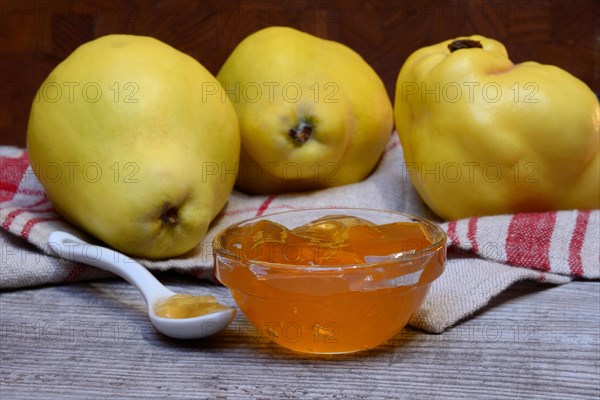 Quince jelly in shell