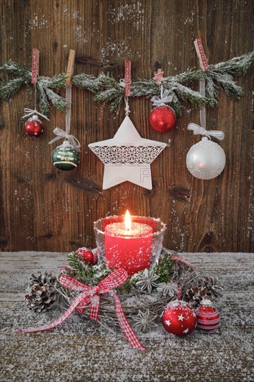 Natural Advent decoration with candle
