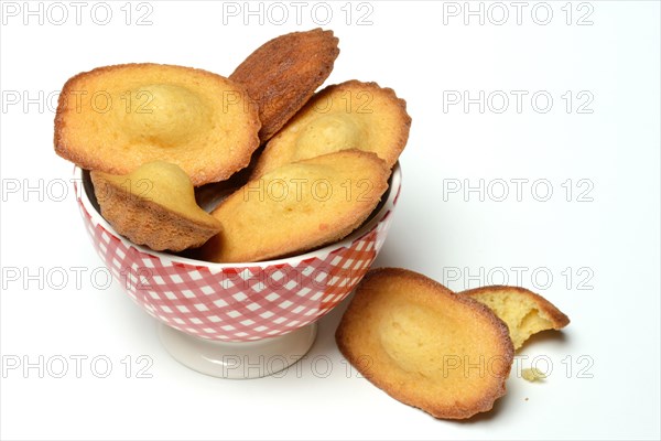 Madeleines in bowl