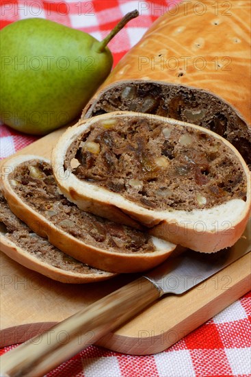 Engadine pear bread