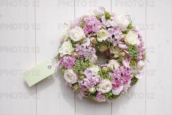 Flower wreath decoration