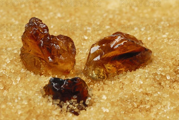 Brown rock candy and brown cane sugar